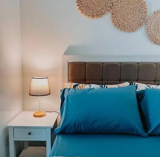Hooga Calxy Residences Near Ayala Center Unit 10e Apartment