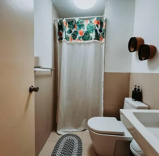 Apartment Hooga Calxy Residences Near Ayala Center Unit 10e